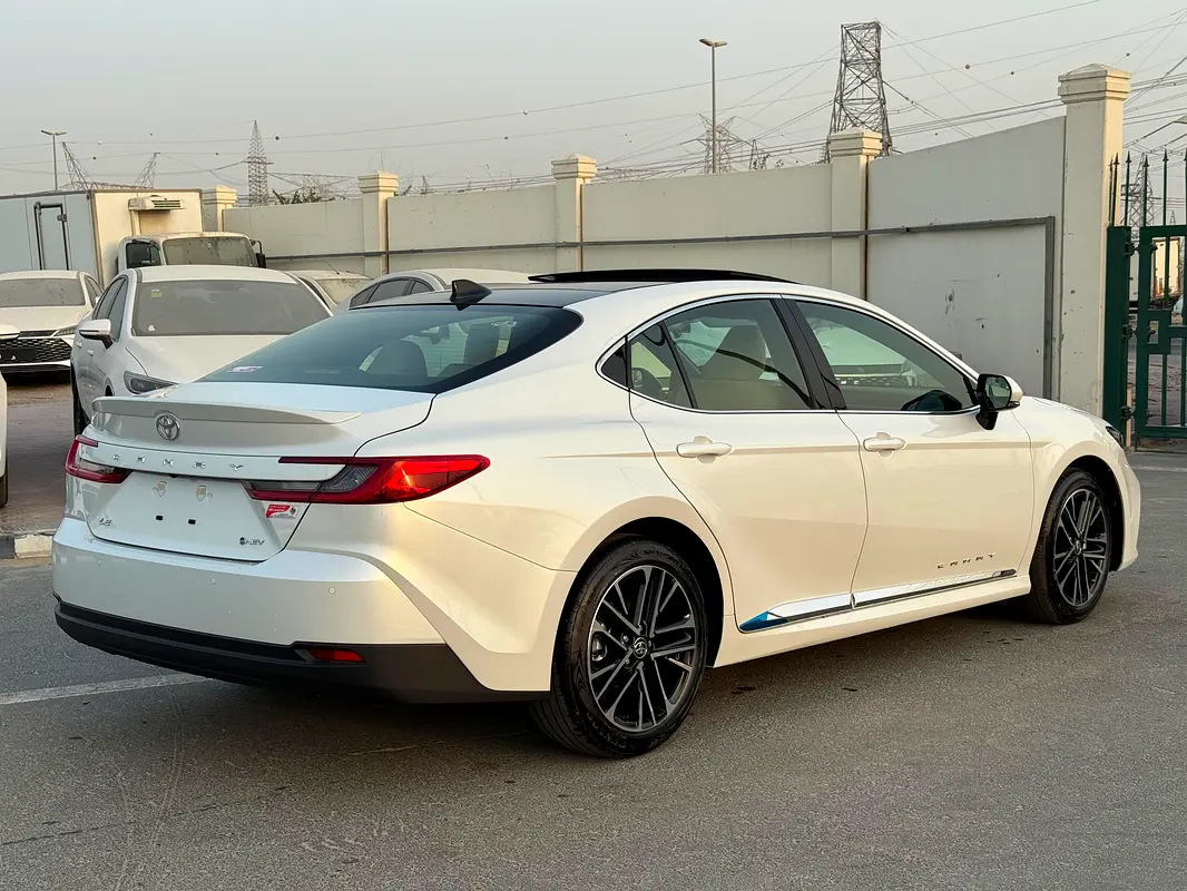 Toyota Camry, 2026 — фото 6 из 10