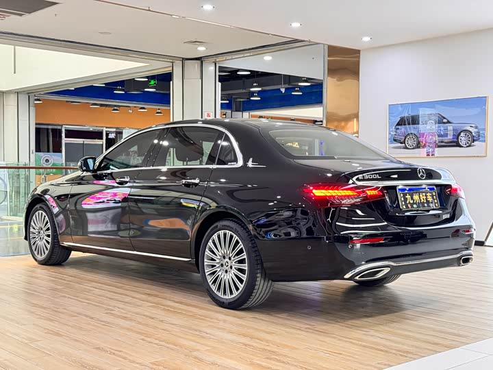 Mercedes-Benz E-Class, 2023 — фото 5 из 9