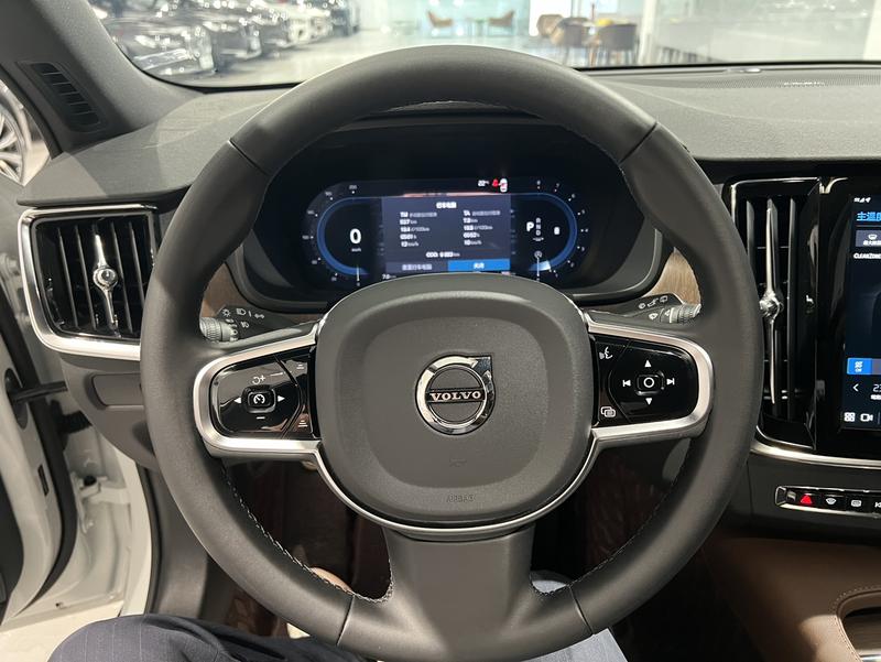 Volvo V90, 2025 — фото 10 из 12
