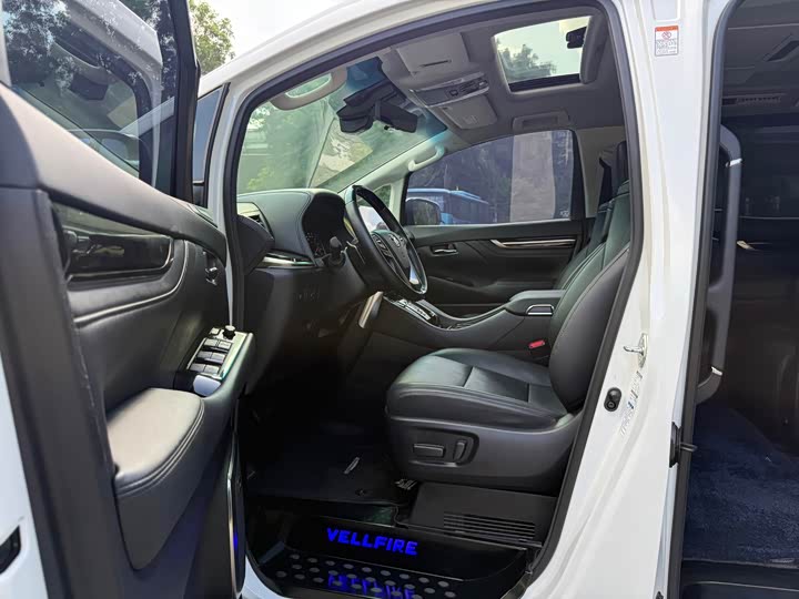 Toyota Vellfire, 2022 — фото 4 из 9