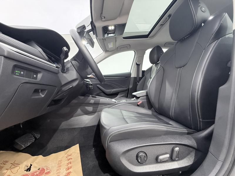 Skoda Octavia Pro, 2023 — фото 12 из 12