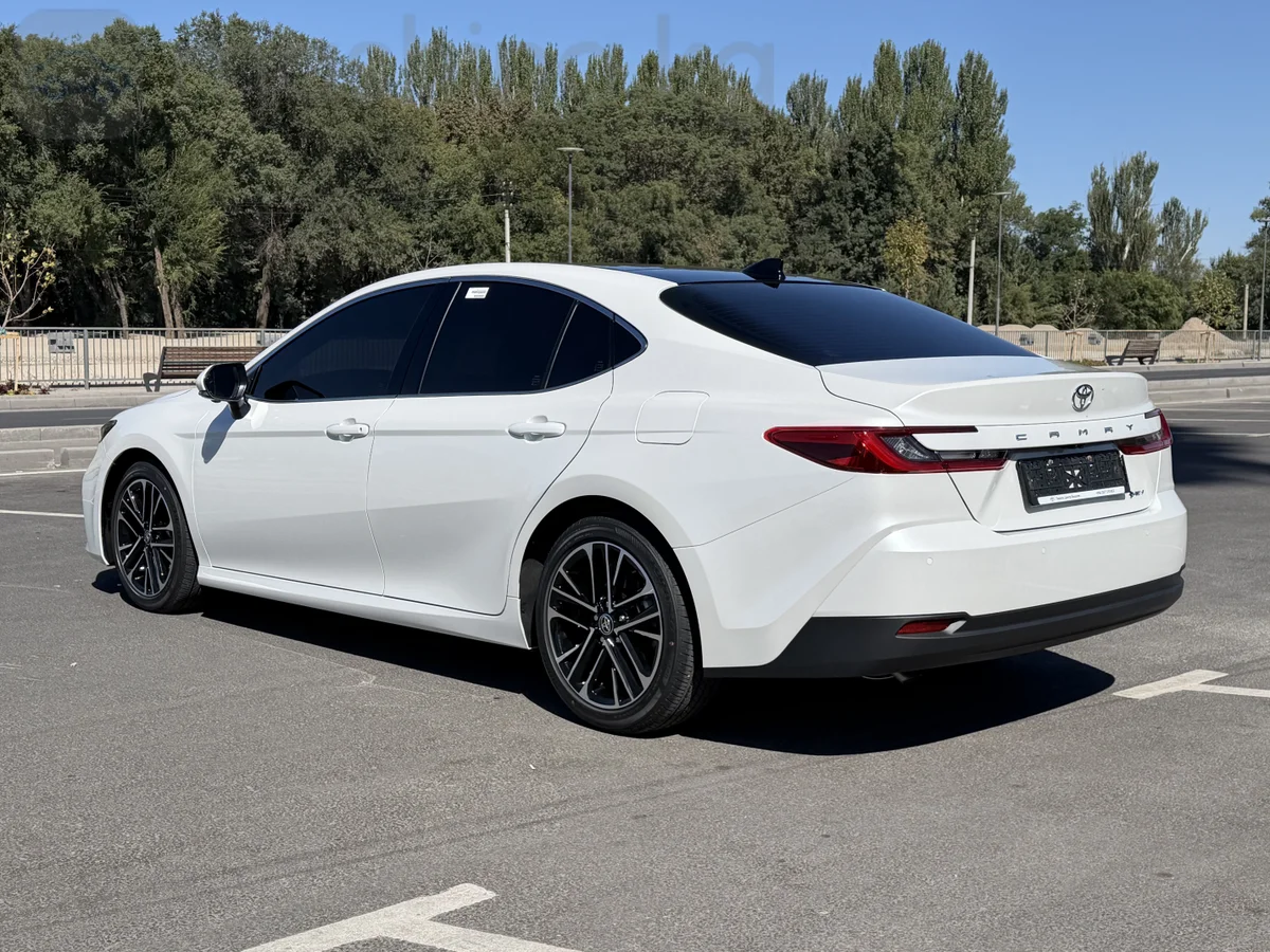 Toyota Camry, 2026 — фото 6 из 12