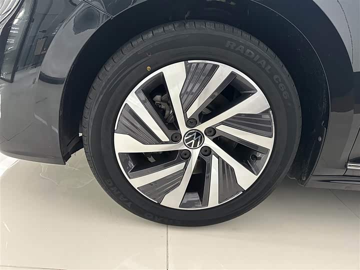 Volkswagen Passat Hybrid, 2022 — фото 5 из 9