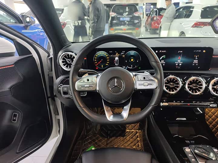 Mercedes-Benz A-Class, 2022 — фото 3 из 9