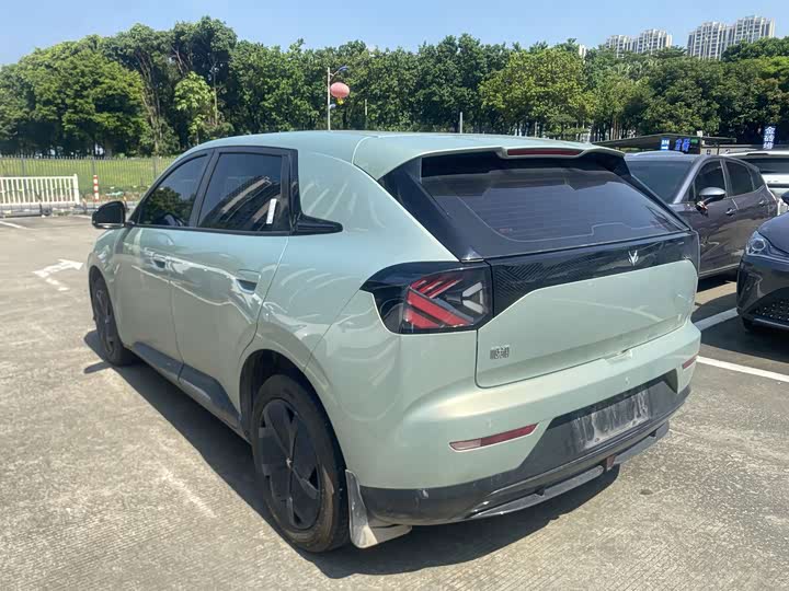 BAIC Arcfox T1, 2025 — фото 7 из 9