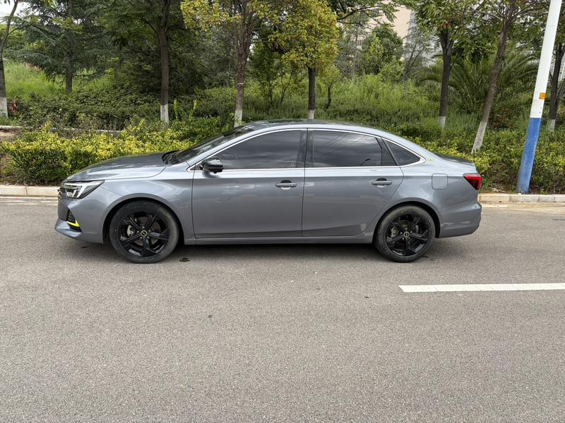 Roewe i6 Max, 2022 — фото 4 из 12