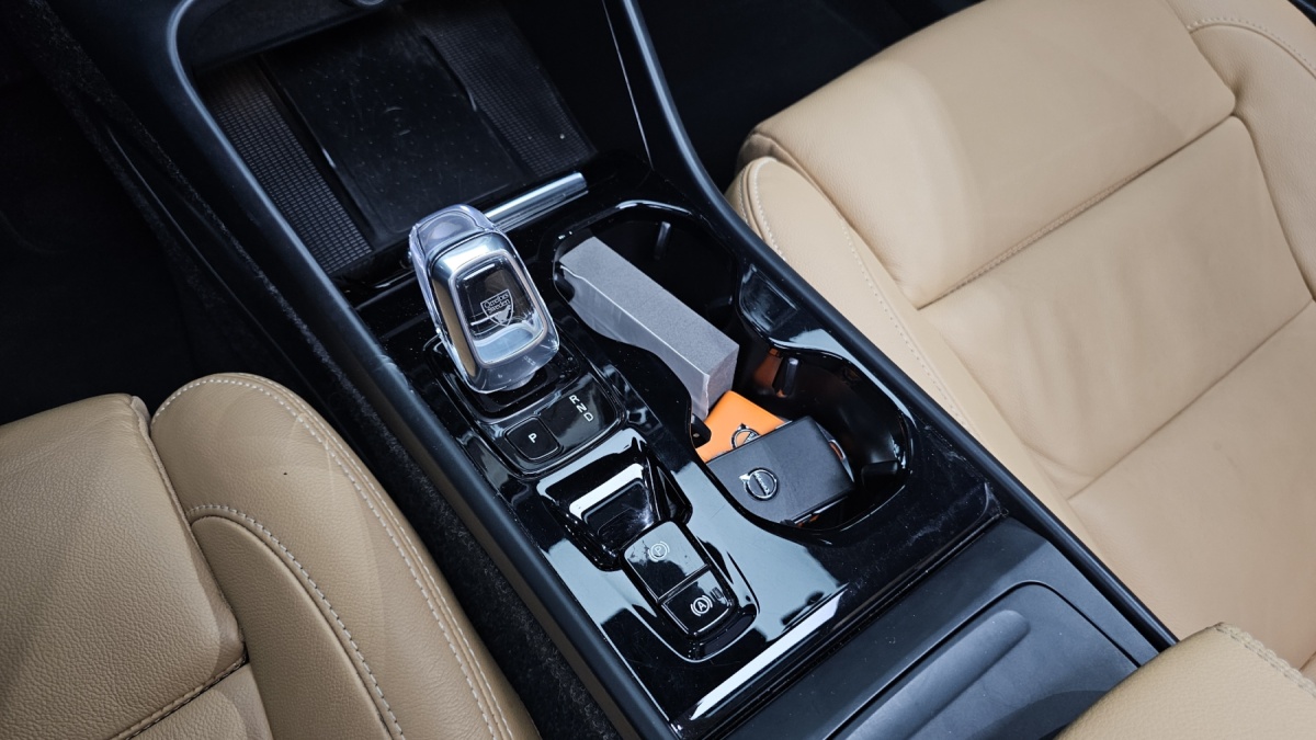 Volvo XC40, 2022 — фото 9 из 12
