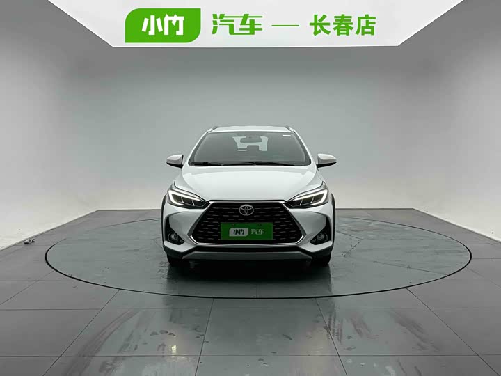 Toyota Yaris L Hatchback, 2022 — фото 2 из 9