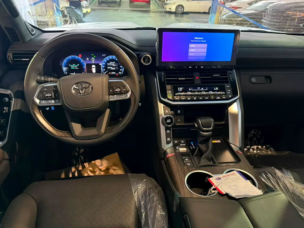 Toyota Land Cruiser, 2026 — фото 8 из 10