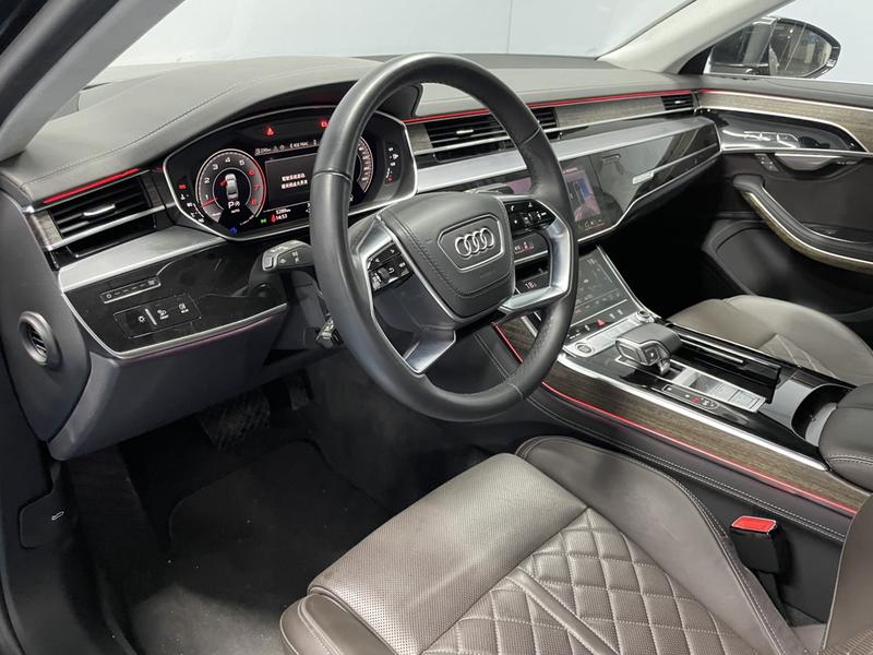 Audi A8, 2023 — фото 11 из 12