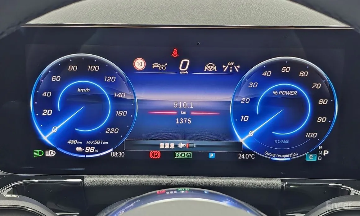 Mercedes-Benz EQA, 2025 — фото 8 из 12