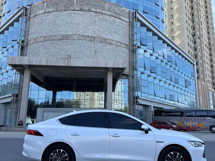 BYD Qin Plus, 2024 — фото 7 из 9