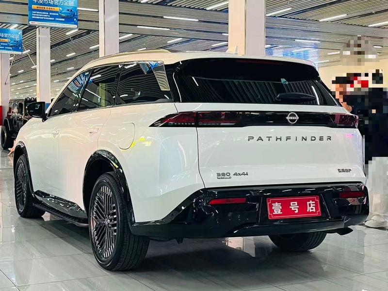 Nissan Pathfinder, 2023 — фото 4 из 12