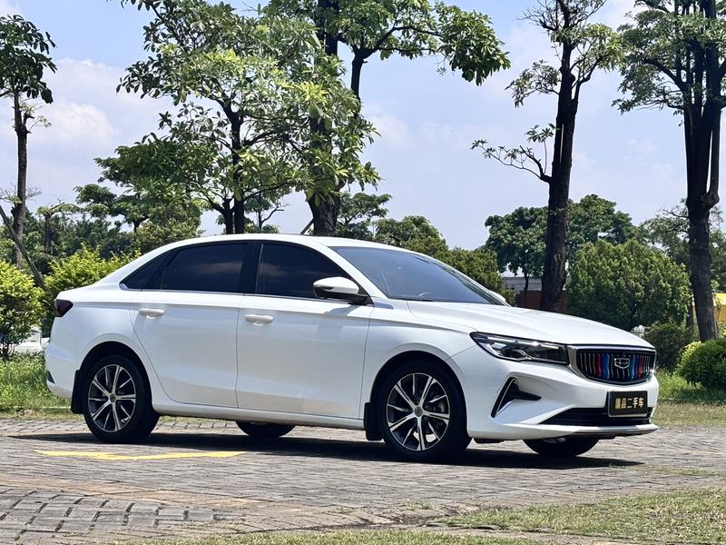 Geely Emgrand, 2022 — фото 3 из 12
