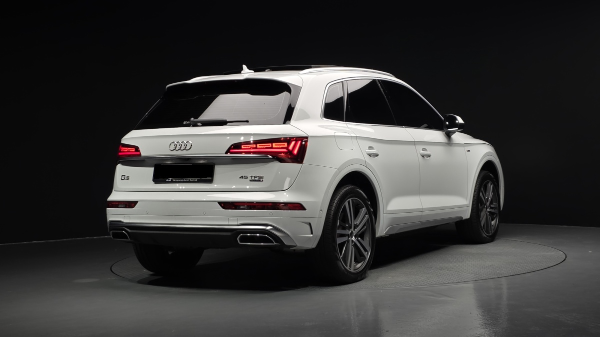 Audi Q5, 2023 — фото 2 из 12