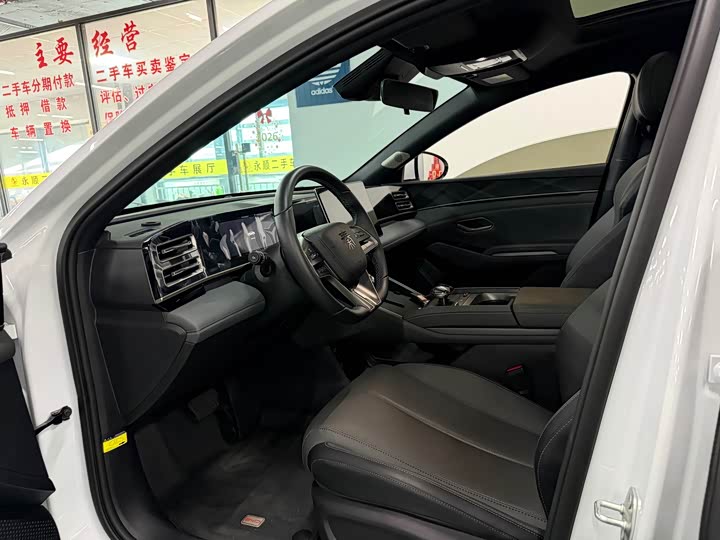 BYD Qin L, 2025 — фото 4 из 9