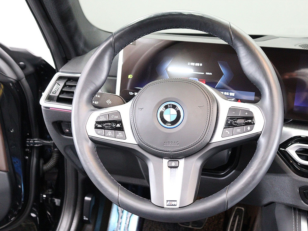 BMW i4, 2024 — фото 8 из 12
