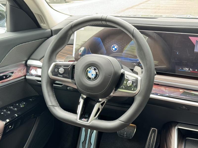 BMW 7 Series, 2025 — фото 9 из 12