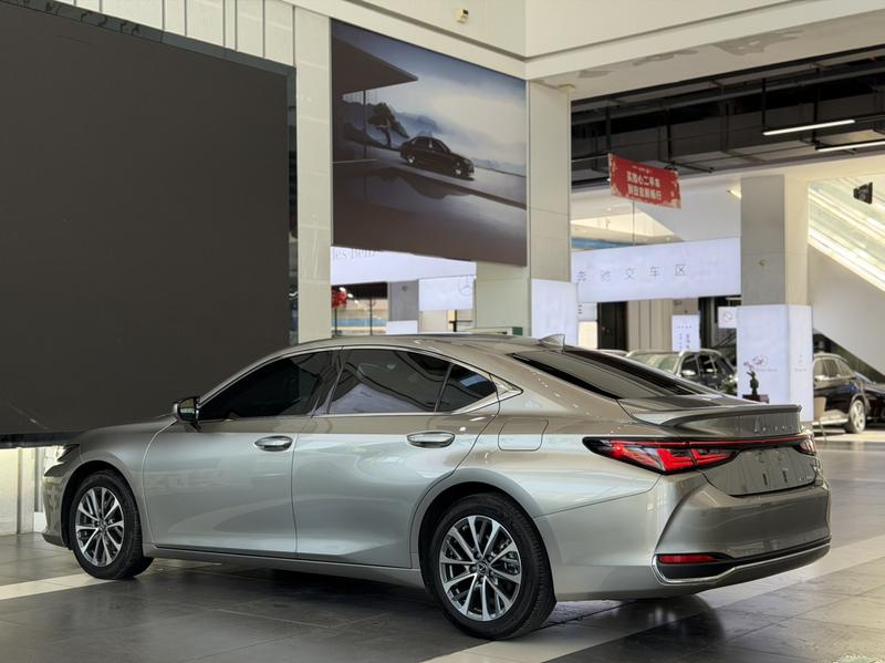 Lexus ES, 2025 — фото 5 из 12