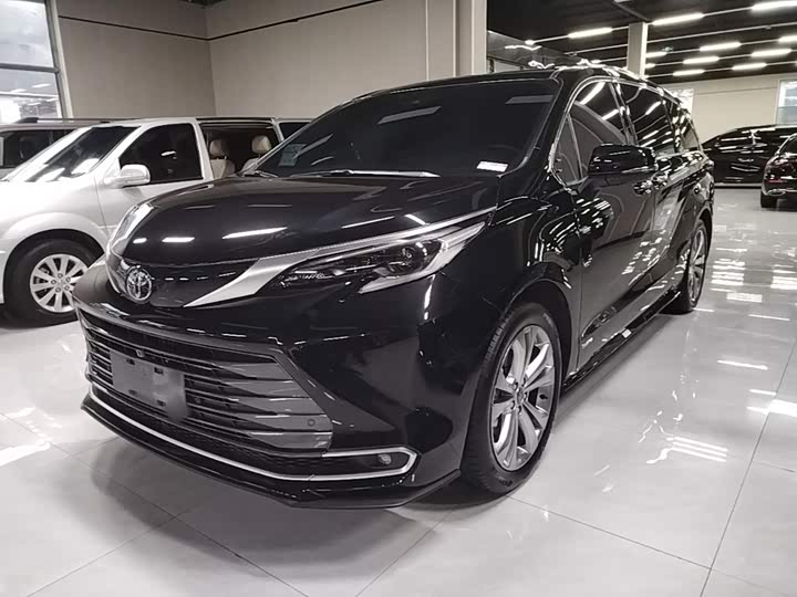 Toyota Sienna, 2025 — фото 2 из 9