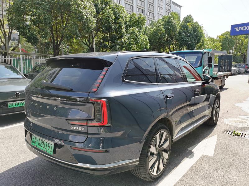 Volvo EX90, 2026 — фото 7 из 12
