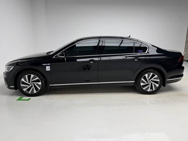 Volkswagen Magotan GTE Hybrid, 2022 — фото 9 из 9