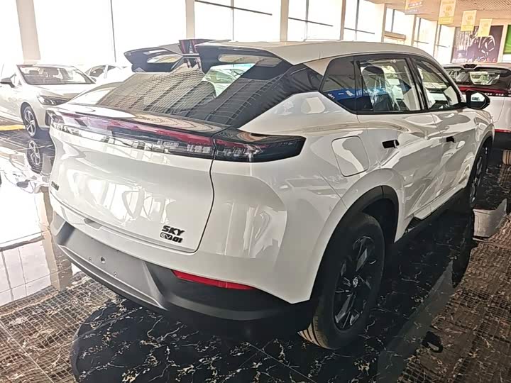 Dongfeng Aeolus Sky EV01, 2025 — фото 5 из 9