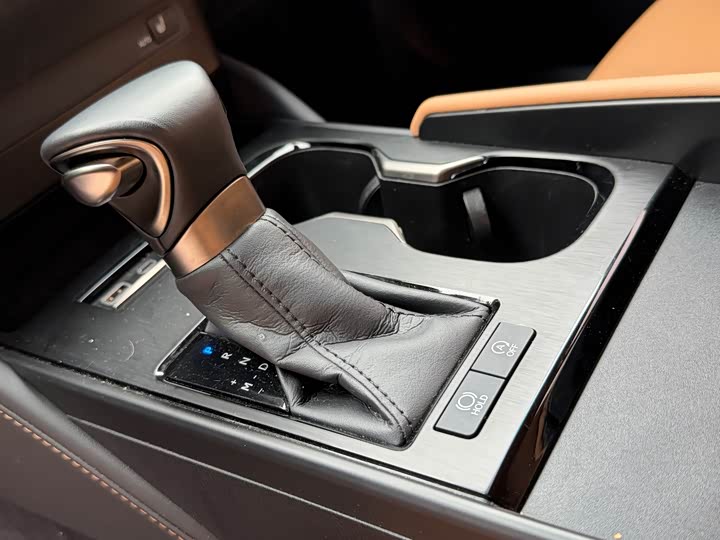 Lexus ES, 2023 — фото 5 из 9