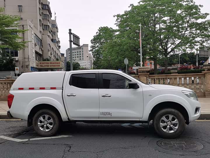 Nissan Navara, 2022 — фото 7 из 9
