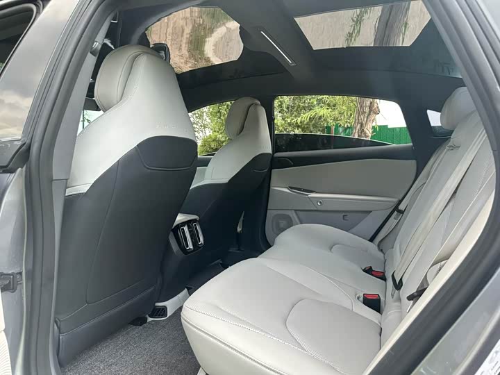 BAIC Arcfox Alpha S5, 2024 — фото 6 из 9