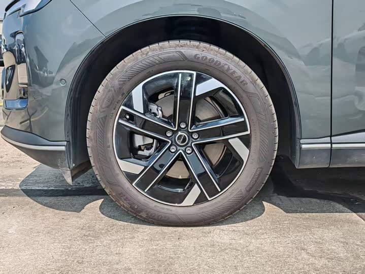 Volvo XC70 Hybrid, 2025 — фото 6 из 9