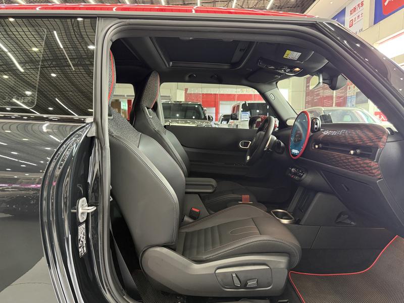 Mini Mini JCW, 2025 — фото 12 из 12