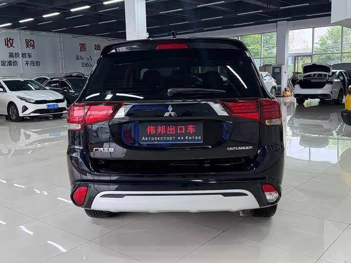 Mitsubishi Outlander, 2022 — фото 5 из 9