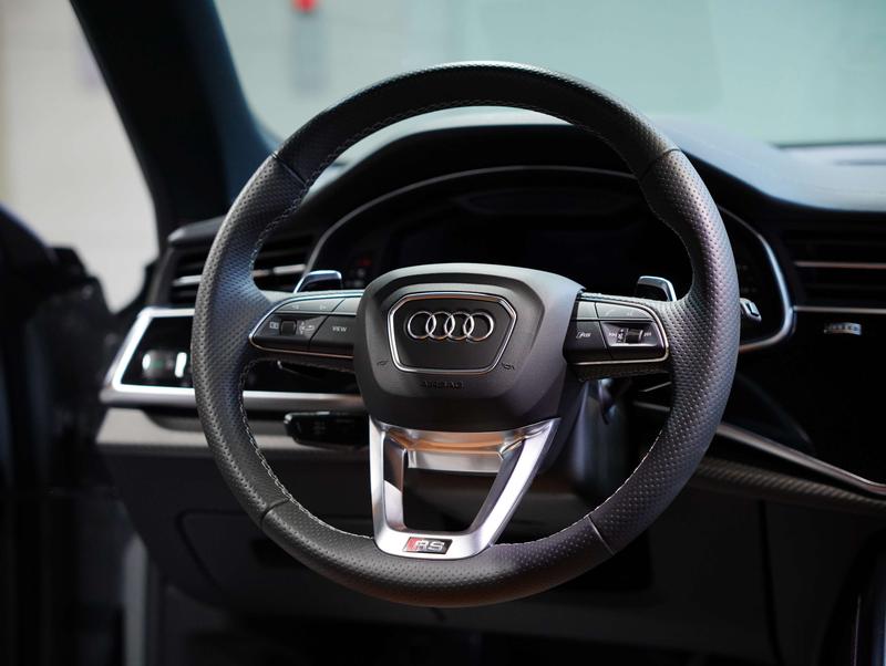 Audi RS Q8, 2023 — фото 9 из 12