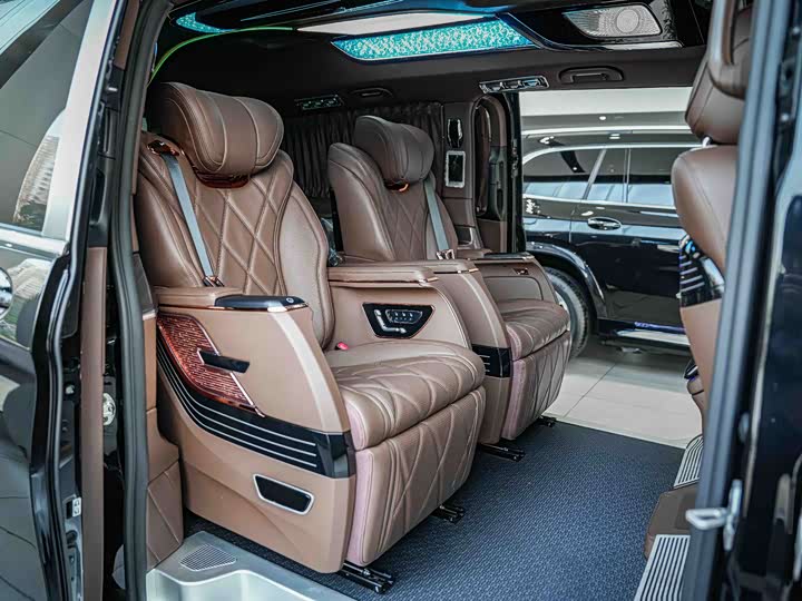 Mercedes-Benz V-Class, 2026 — фото 6 из 9