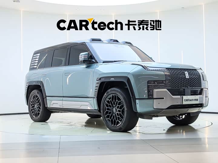 BYD Yangwang U8, 2023 — фото 6 из 9
