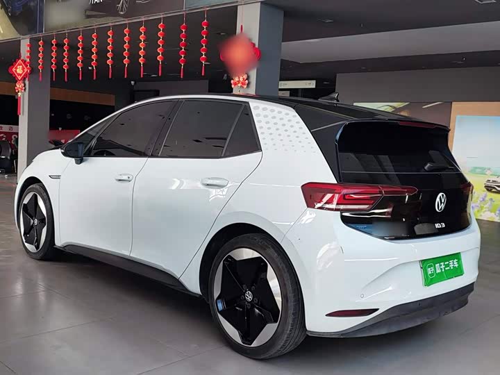 Volkswagen ID.3, 2023 — фото 5 из 9
