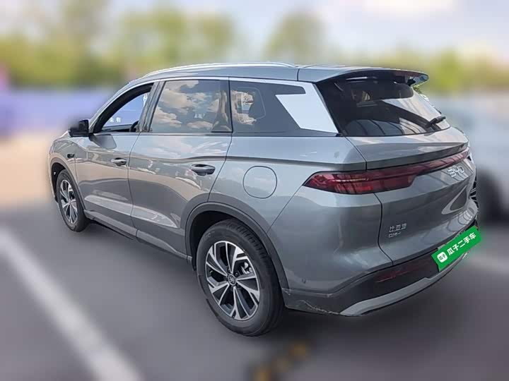BYD Song Pro Hybrid, 2026 — фото 7 из 9