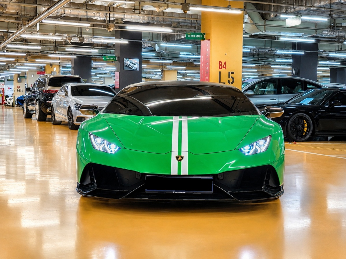 Lamborghini Huracan, 2023 — купить в Туле под ключ
