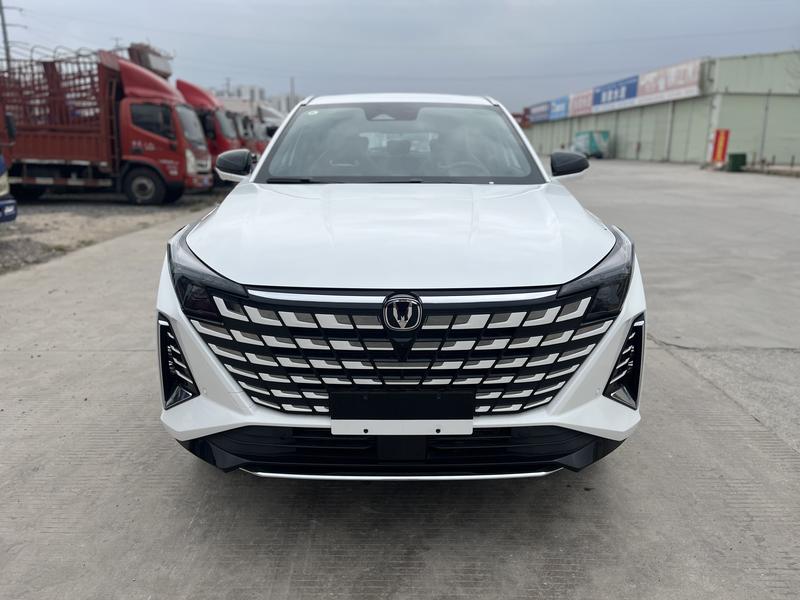 Changan UNI-Z Hybrid, 2026 — фото 2 из 12