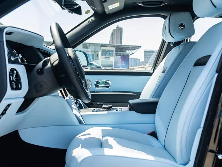 Rolls-Royce Cullinan, 2024 — фото 6 из 9