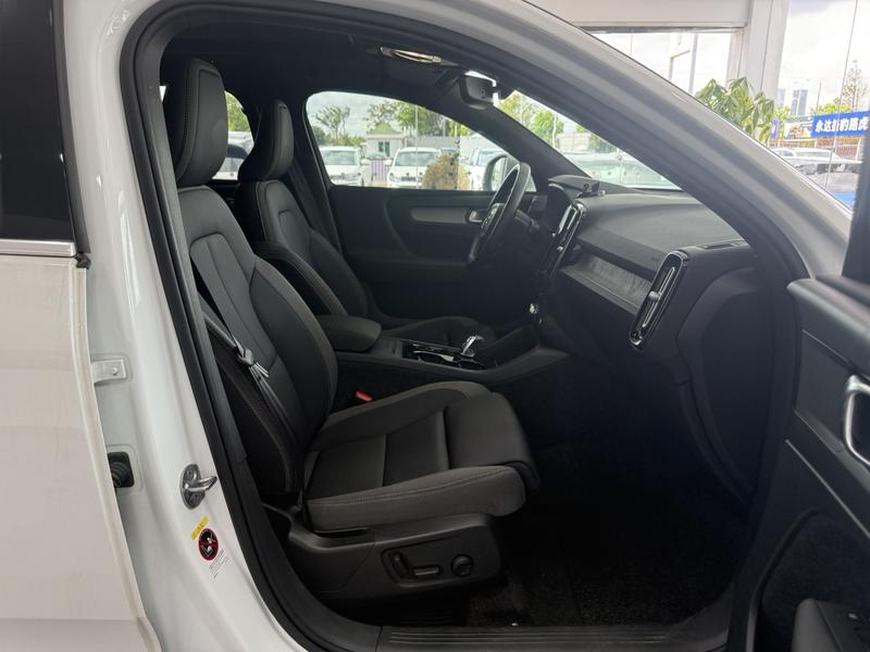 Volvo XC40, 2024 — фото 12 из 12