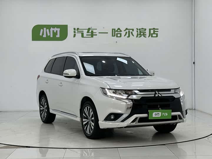 Mitsubishi Outlander, 2023 — фото 3 из 9