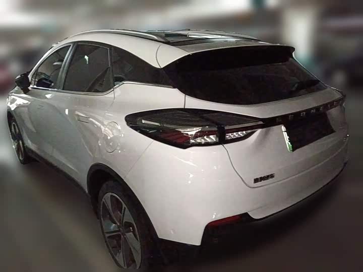 Geely Geometry M6, 2023 — фото 4 из 9