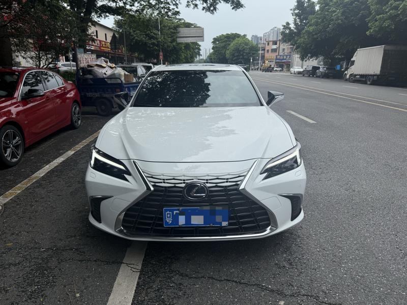 Lexus ES, 2025 — фото 2 из 10