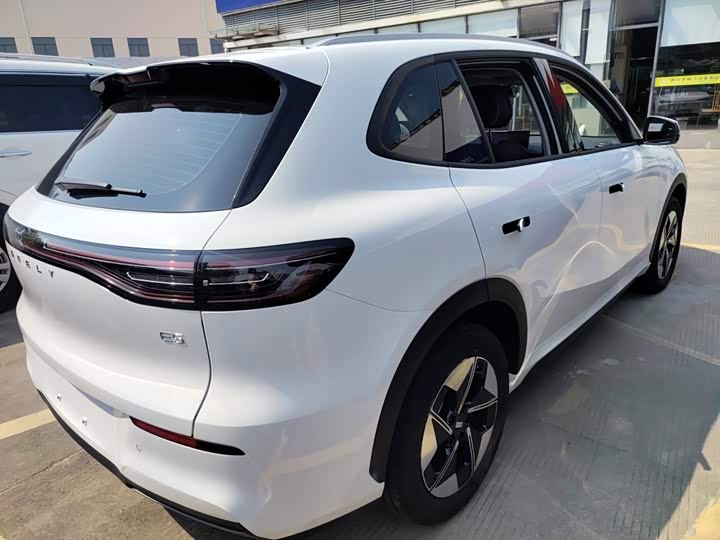 Geely Galaxy E5, 2025 — фото 7 из 9