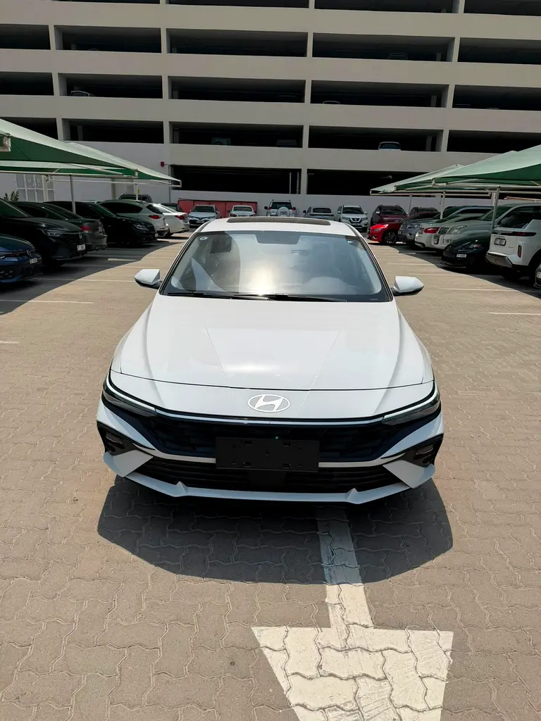 Hyundai Elantra, 2025
