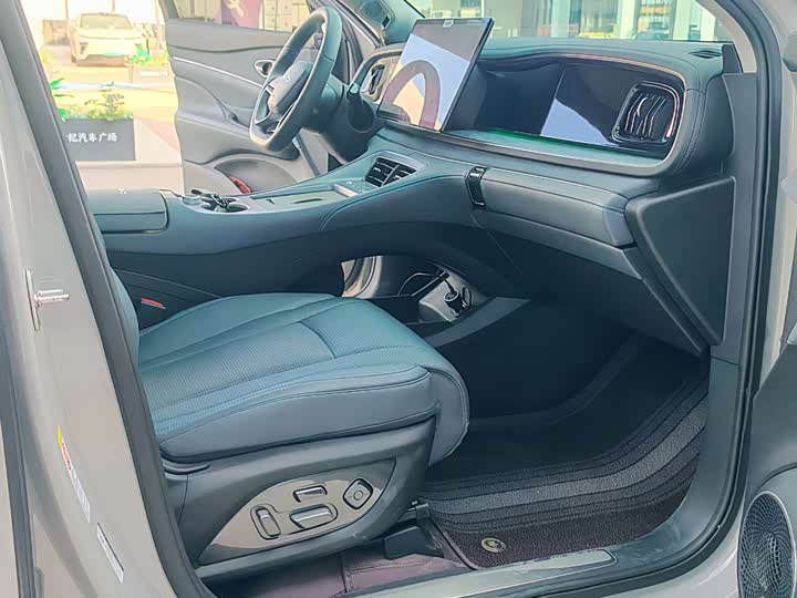 BYD Sea Lion 07 DM-i Hybrid, 2025 — фото 8 из 9