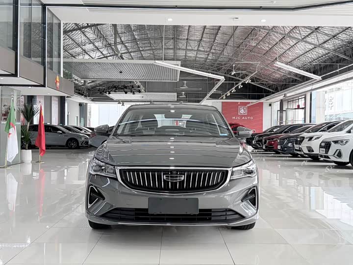 Geely Emgrand, 2022 — фото 2 из 9