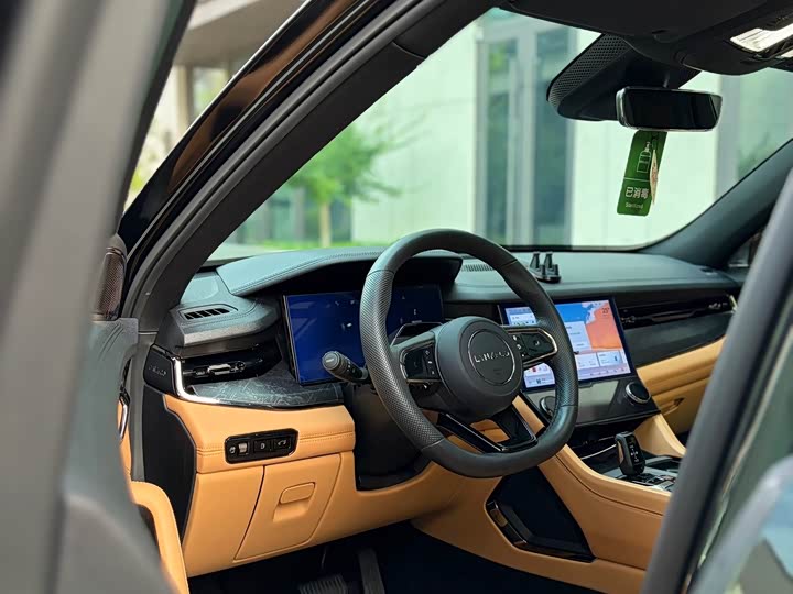 Lynk & Co 09 EM-P Hybrid, 2022 — фото 9 из 9